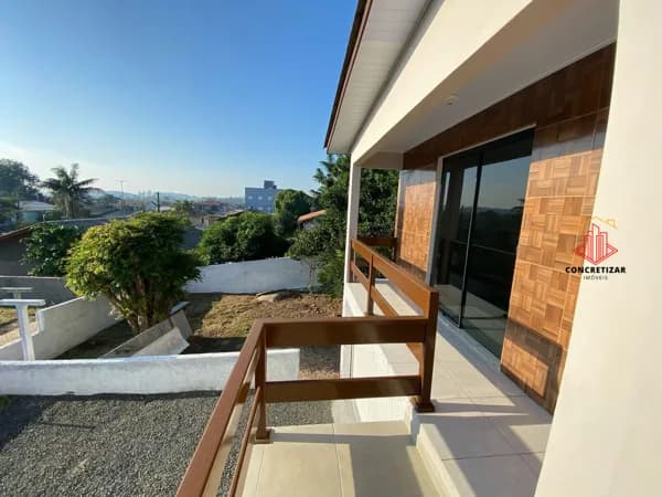 Casa com chácara nos fundos