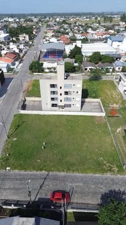 Terreno de esquina com mais de 800m²