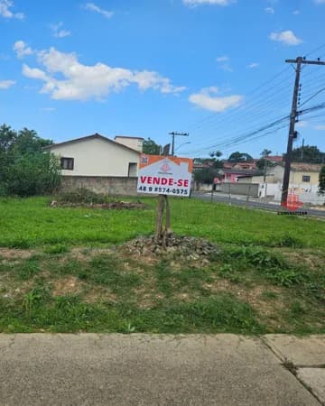 Lote de esquina para quem escolhe pensar a frente