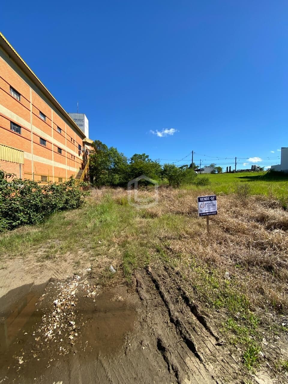 Terreno ideal para construção de comércios e centro médico