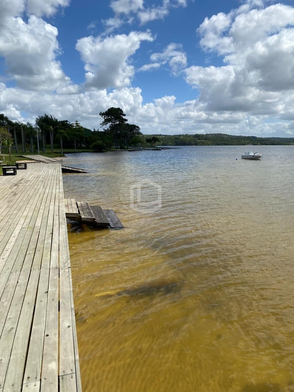 Terreno n a lagoa em Condomínio