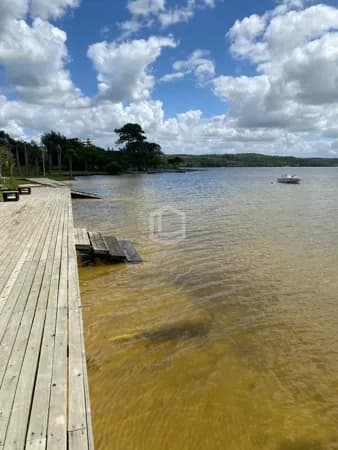 Terreno n a lagoa em Condomínio