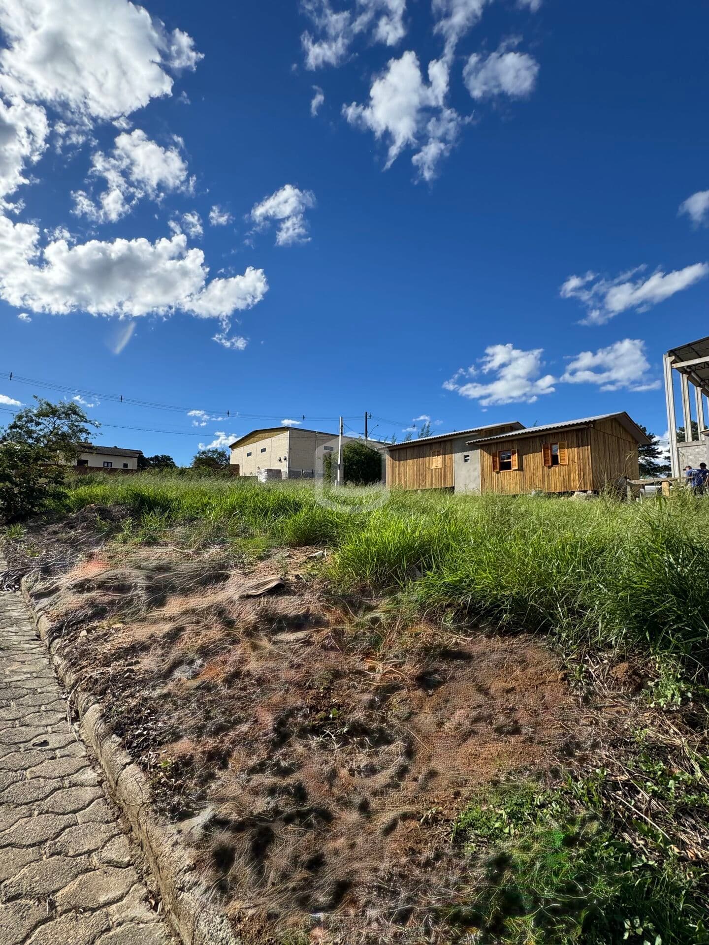 LOTE ESQUINA PROXIMO A FARBEN
