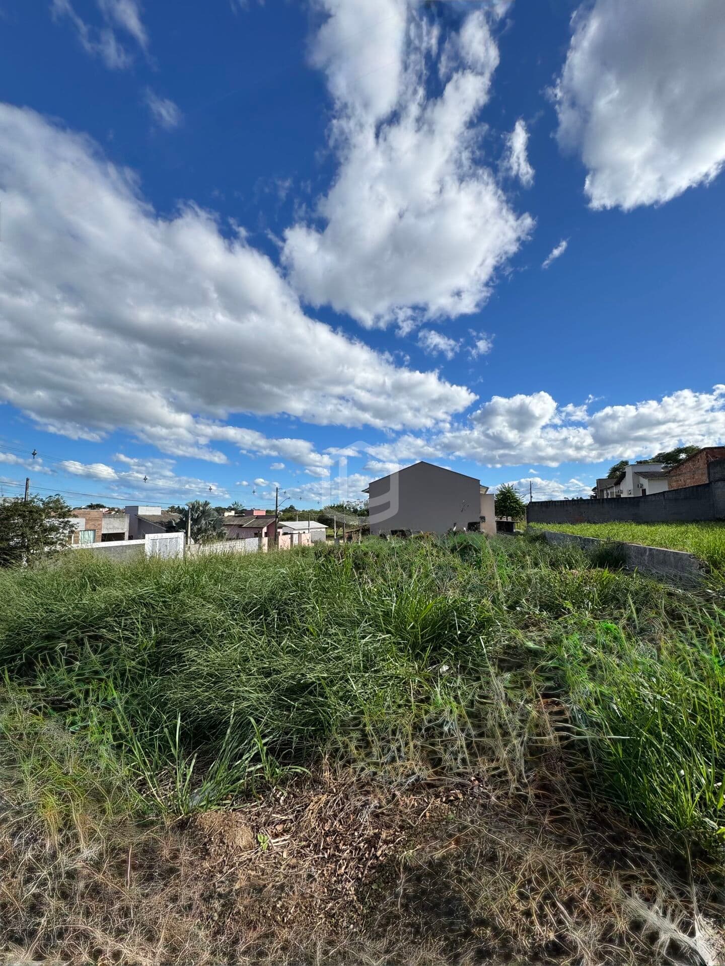LOTE ESQUINA PROXIMO A FARBEN