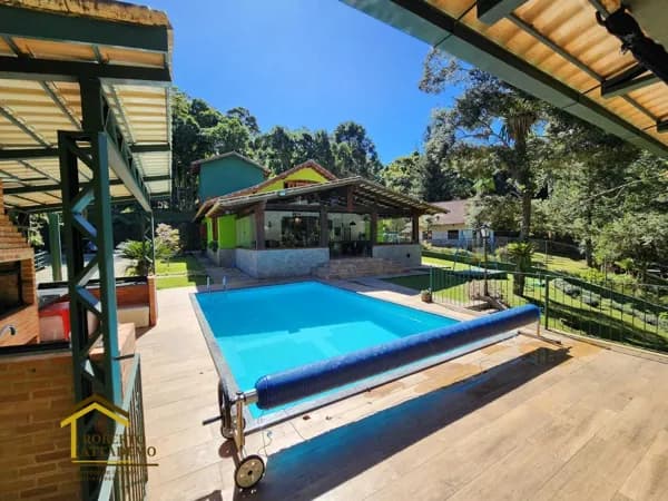Chácara no tranquilo bairro Mury, em Nova Friburgo-RJ