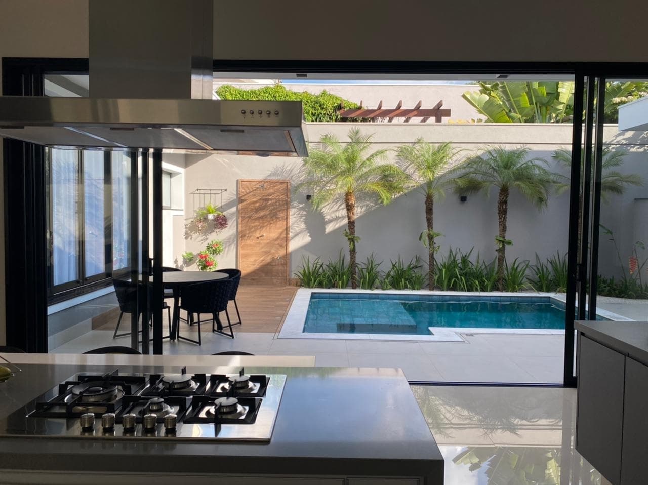 Linda casa Condomínio Tripoli em Americana-SP.