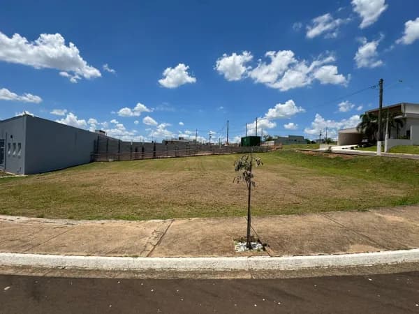 Terreno de Alto Padrão no Condomínio Phillipson Park em Americana/SP