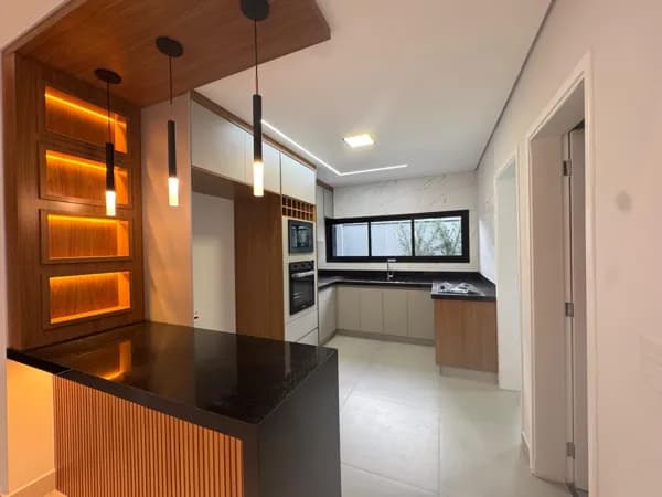 Casa com marcenaria completa no Condomínio Recanto das Águas em Nova Odessa/SP