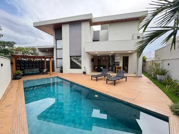 Casa com garagem americana no condomínio Pau Brasil em Americana, SP