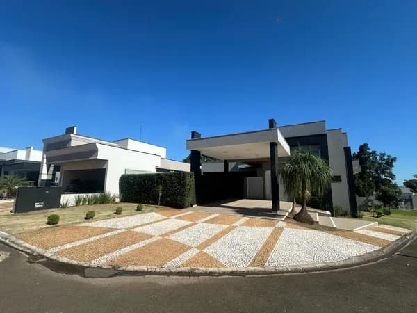 Casa de esquina no condomínio Villa Carioba em Americana