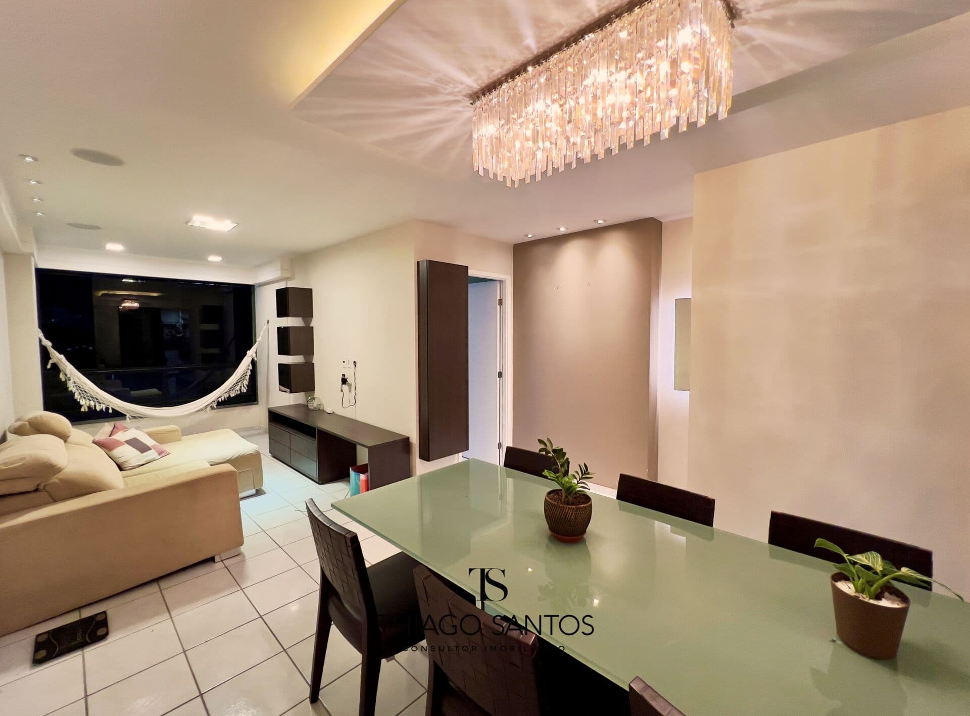 Vendo apartamento no Prado - 64m² - 3 quartos - 1 suíte - 1 vaga coberta.