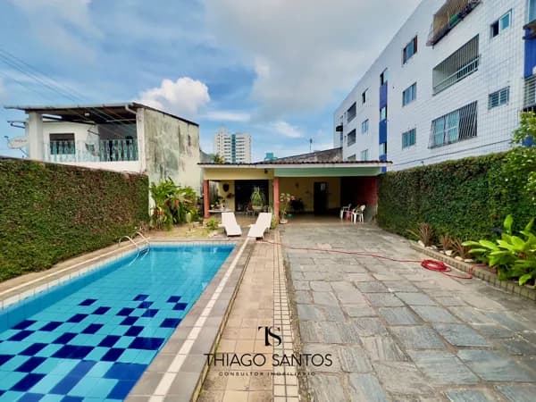 Vendo Excelente Casa na Várzea - 400m² - 3 quartos - 1 suíte - Piscina - 4 Vagas.
