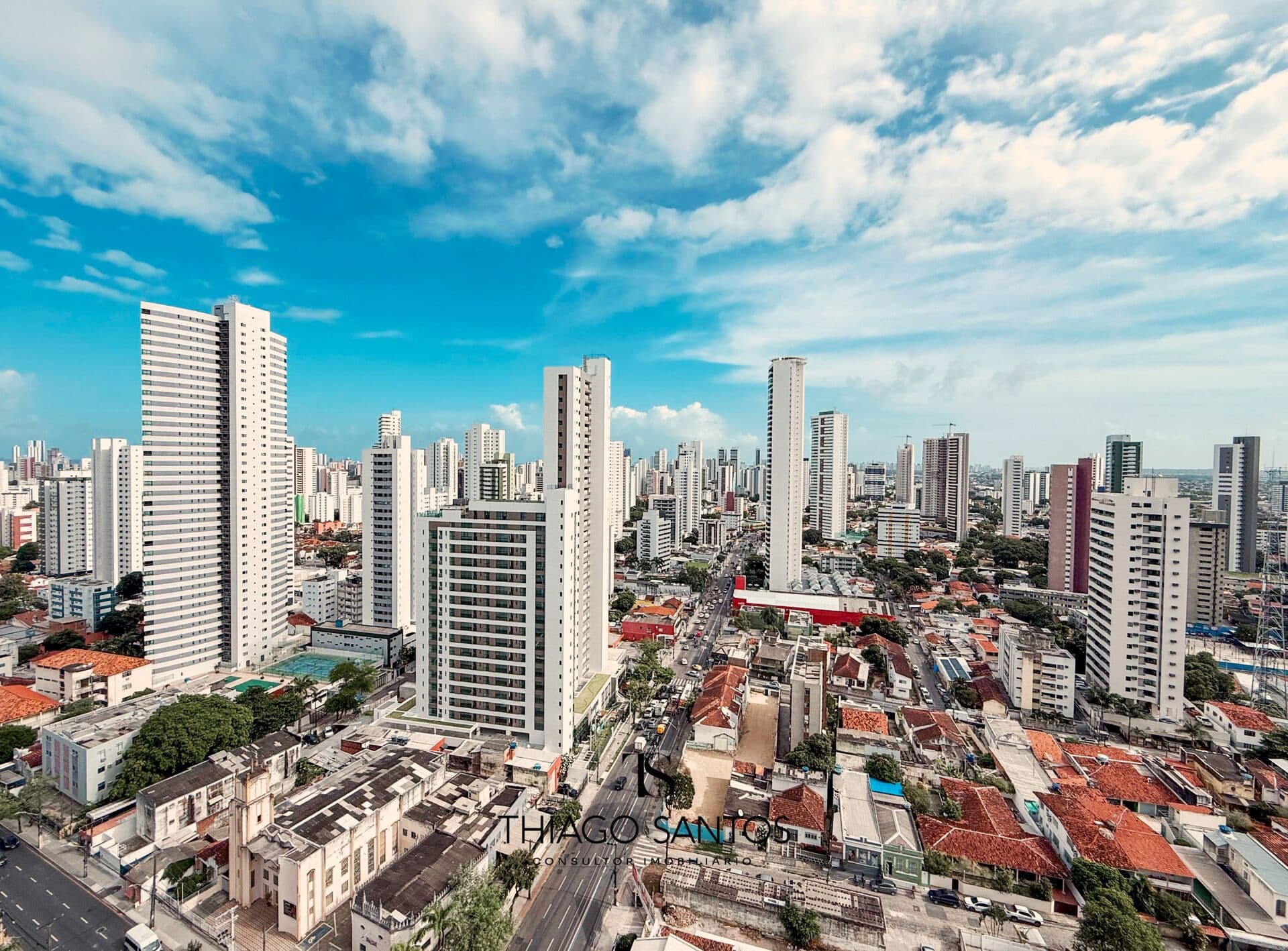 Vendo apartamento na Torre - 96m² - 3 quartos - 1 suíte - 2 vagas cobertas - Lazer completo.