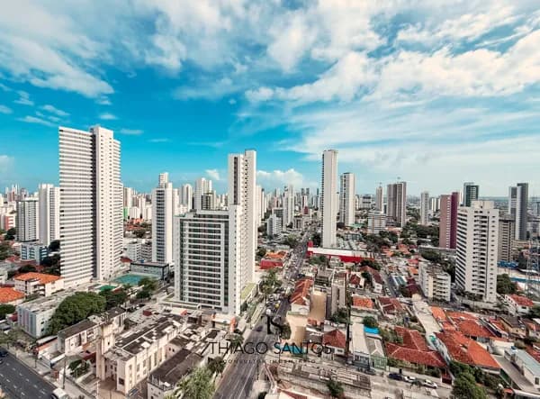 Vendo apartamento na Torre - 96m² - 3 quartos - 1 suíte - 2 vagas cobertas - Lazer completo.
