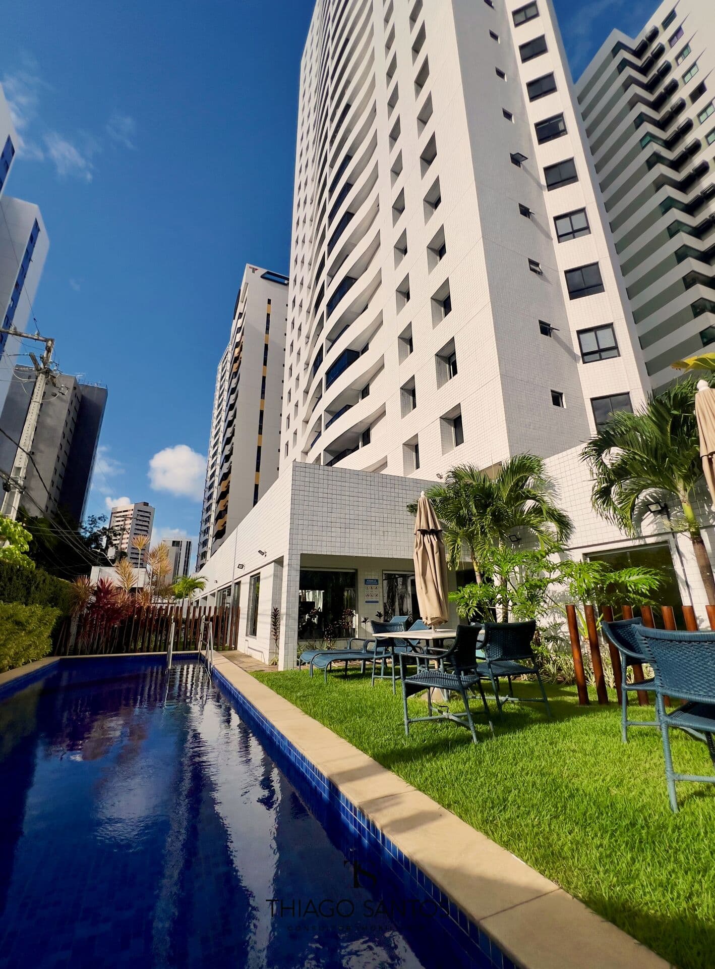 Vendo apartamento na Encruzilhada - 120m² - 4 quartos - 3 suítes - 2 vagas cobertas.