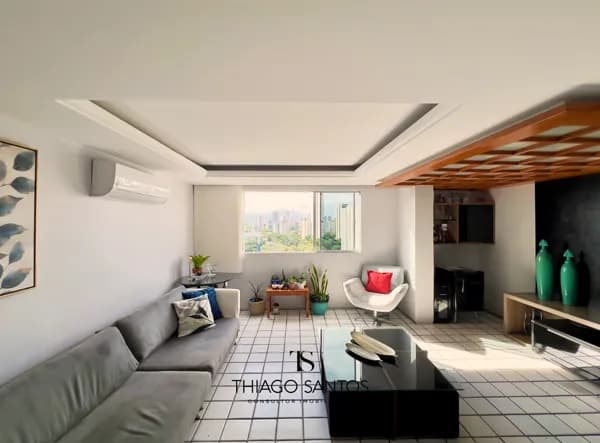 Vendo apartamento na Torre - 95m² - 2 quartos - 1 suíte - 1 vaga coberta - reformado - andar alto.