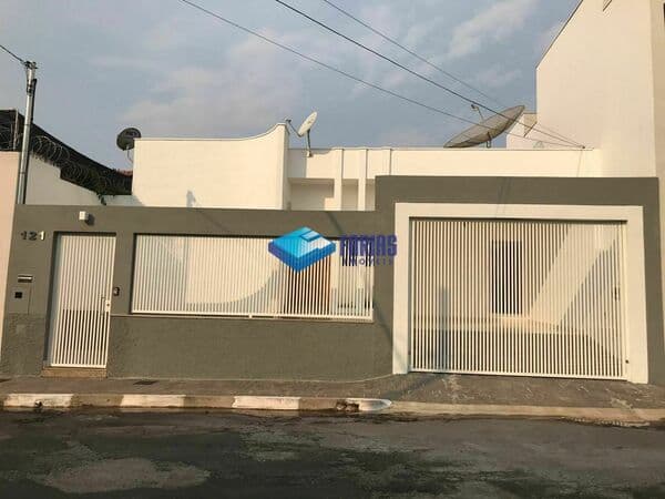 Casa em Passos - Centro