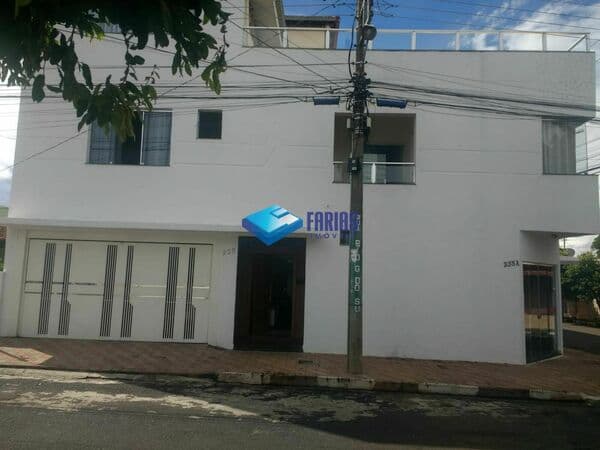Sobrado em Passos - Bela Vista