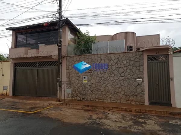 Sobrado em Passos - Vila Rica