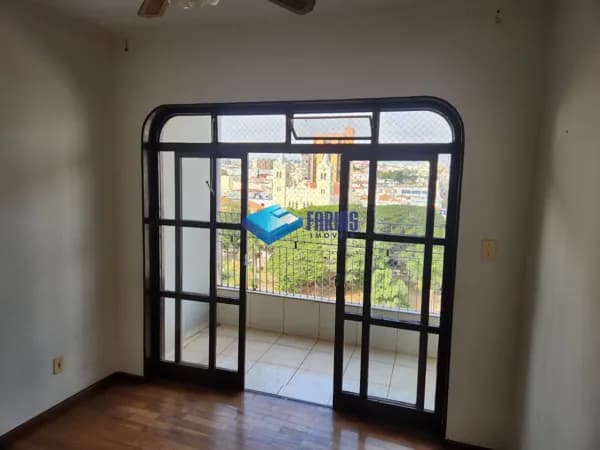 Apartamento em Passos - Centro
