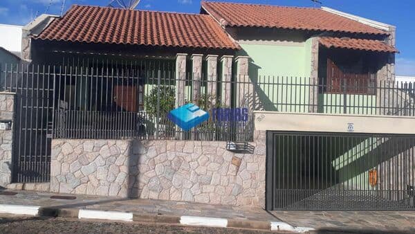 Casa em Passos - Parque Residencial Eldorado
