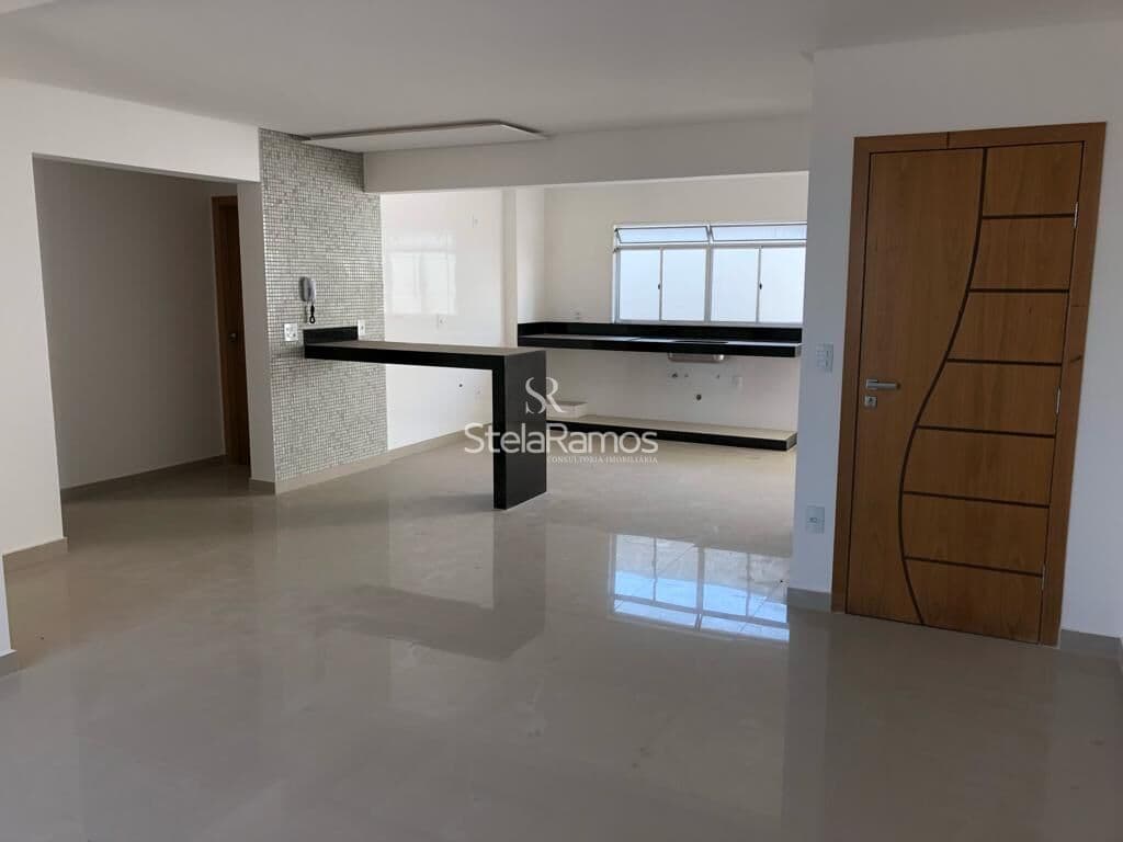 Apartamento no Bairro São Judas Com área externa