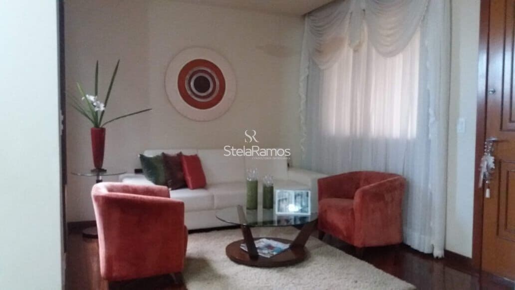 Casa Alto Padrão Clássica em Bom Pastor com sauna