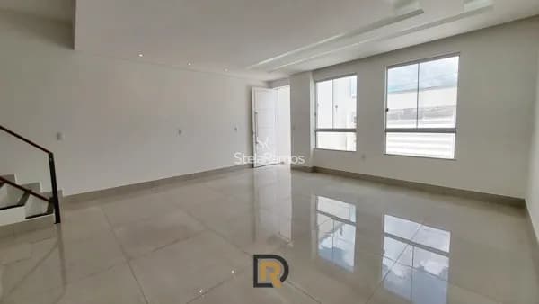 Casa no Nações com piscina