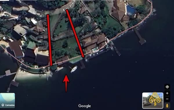 Propriedade frente para o mar à VENDA com 2.592m2 de área total de terreno, 51mts frente para o mar, em local abrigado com águas limpas e calmas. Localizada no condomínio Caieirinha, um dos condomínios mais encantadores e luxuosos de Angra dos Reis. A pr