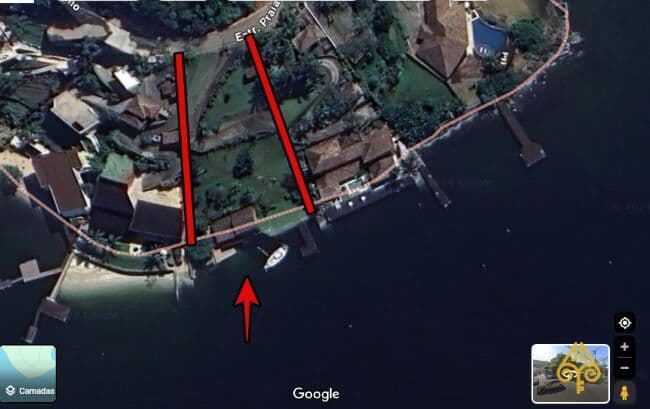 Propriedade frente para o mar à VENDA com 2.592m2 de área total de terreno, 51mts frente para o mar, em local abrigado com águas limpas e calmas. Localizada no condomínio Caieirinha, um dos condomínios mais encantadores e luxuosos de Angra dos Reis. A pr