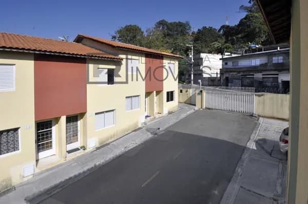 Casa Padrão 2 Quartos 1 banheiros 1 vaga aceita financiamento