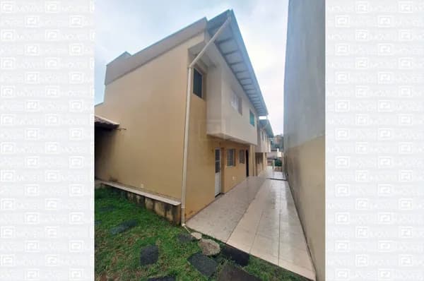 Sobrado Geminado à Venda no Jardim Marina, Itapevi – Próx. Supermercado Paraná 24h