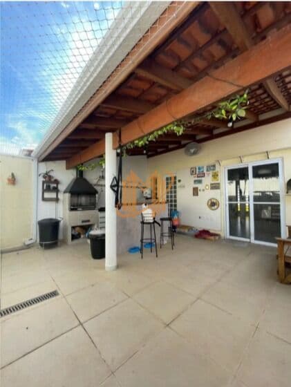 Linda Casa com 3 Dormitórios e Área Gourmet no Villa Flora