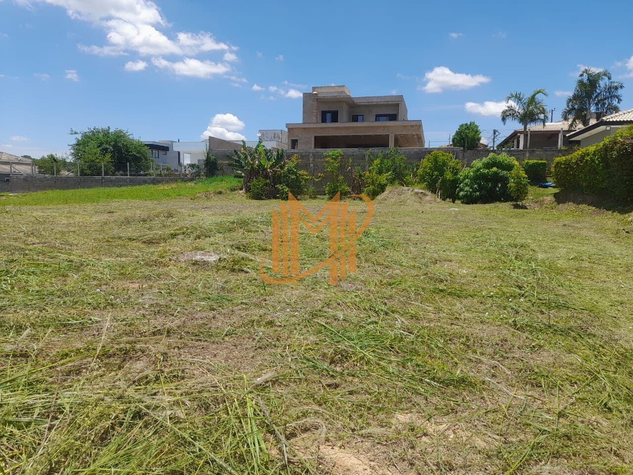 Terreno à Venda com 800m² no Condomínio Village da Serra – Araçoiaba da Serra/SP