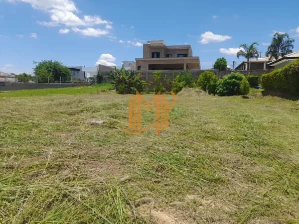 Terreno à Venda com 800m² no Condomínio Village da Serra – Araçoiaba da Serra/SP