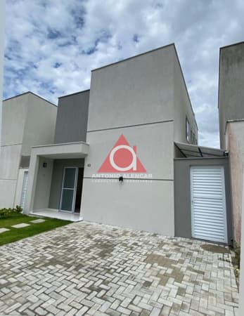 Casa de Condomínio em Feira de Santana - Papagaio