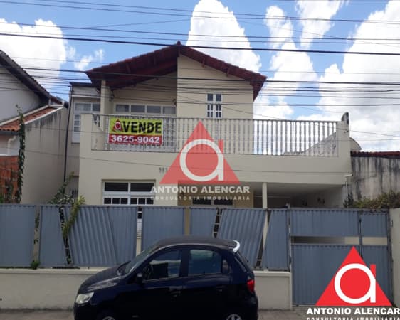 Sobrado em Feira de Santana - Centro