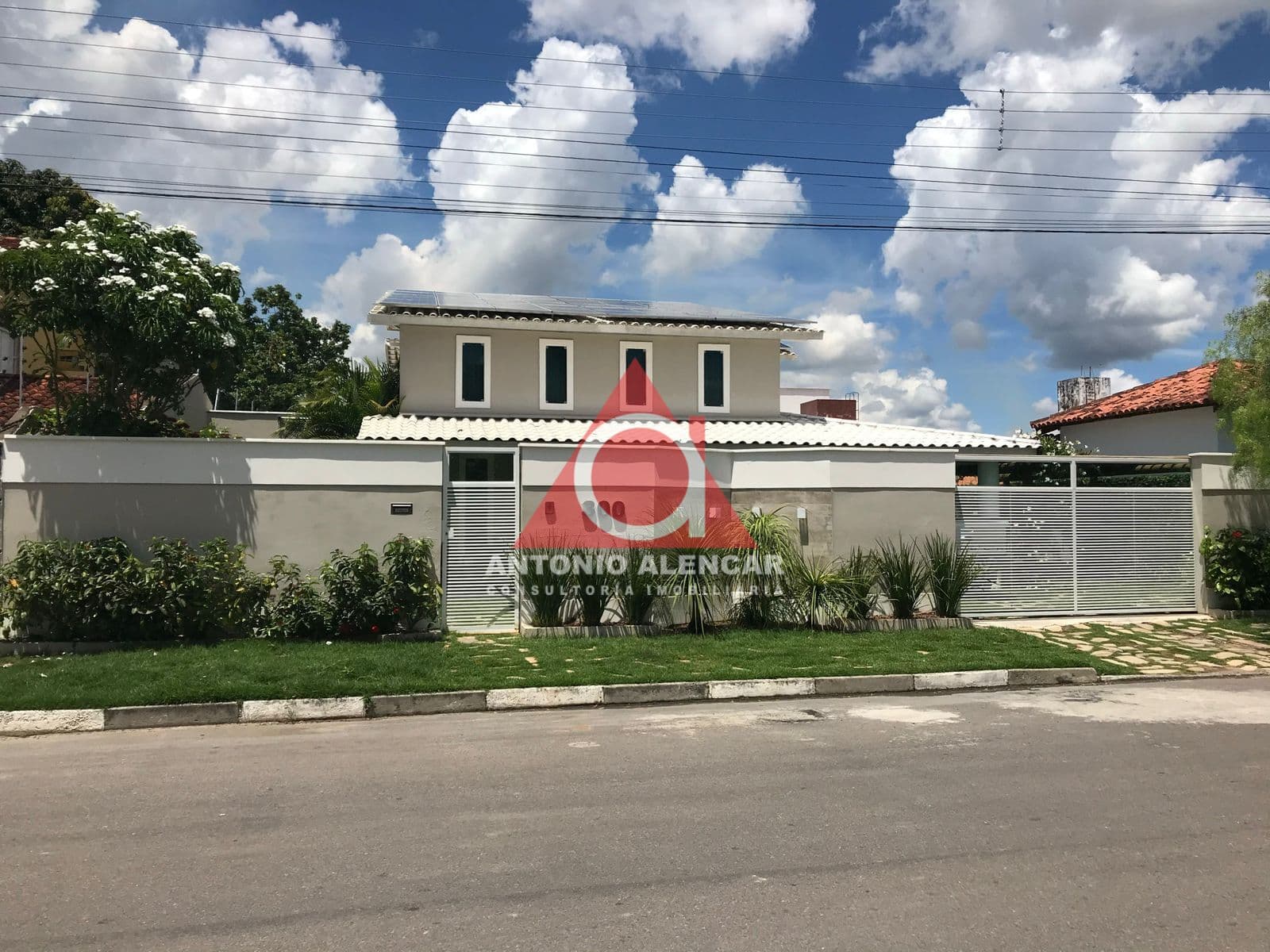 Casa em Feira de Santana - Sim