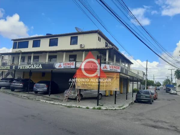 Prédio/Edifício Inteiro em Feira de Santana - Santa Mônica