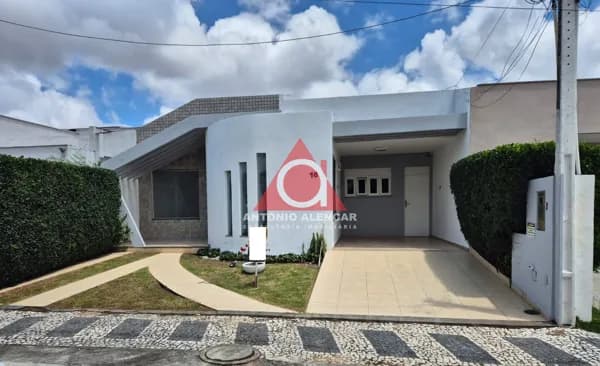 Casa de Condomínio em Feira de Santana - Lagoa Salgada