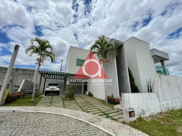 Casa de Condomínio em Feira de Santana - Papagaio