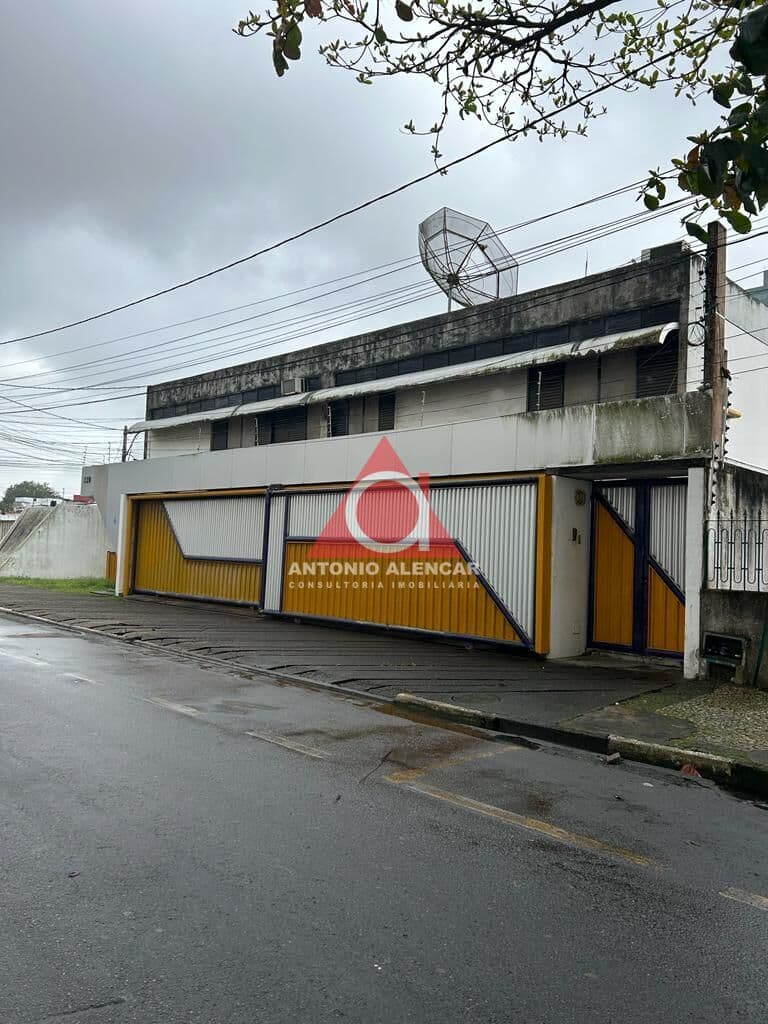 Sobrado em Feira de Santana - Centro