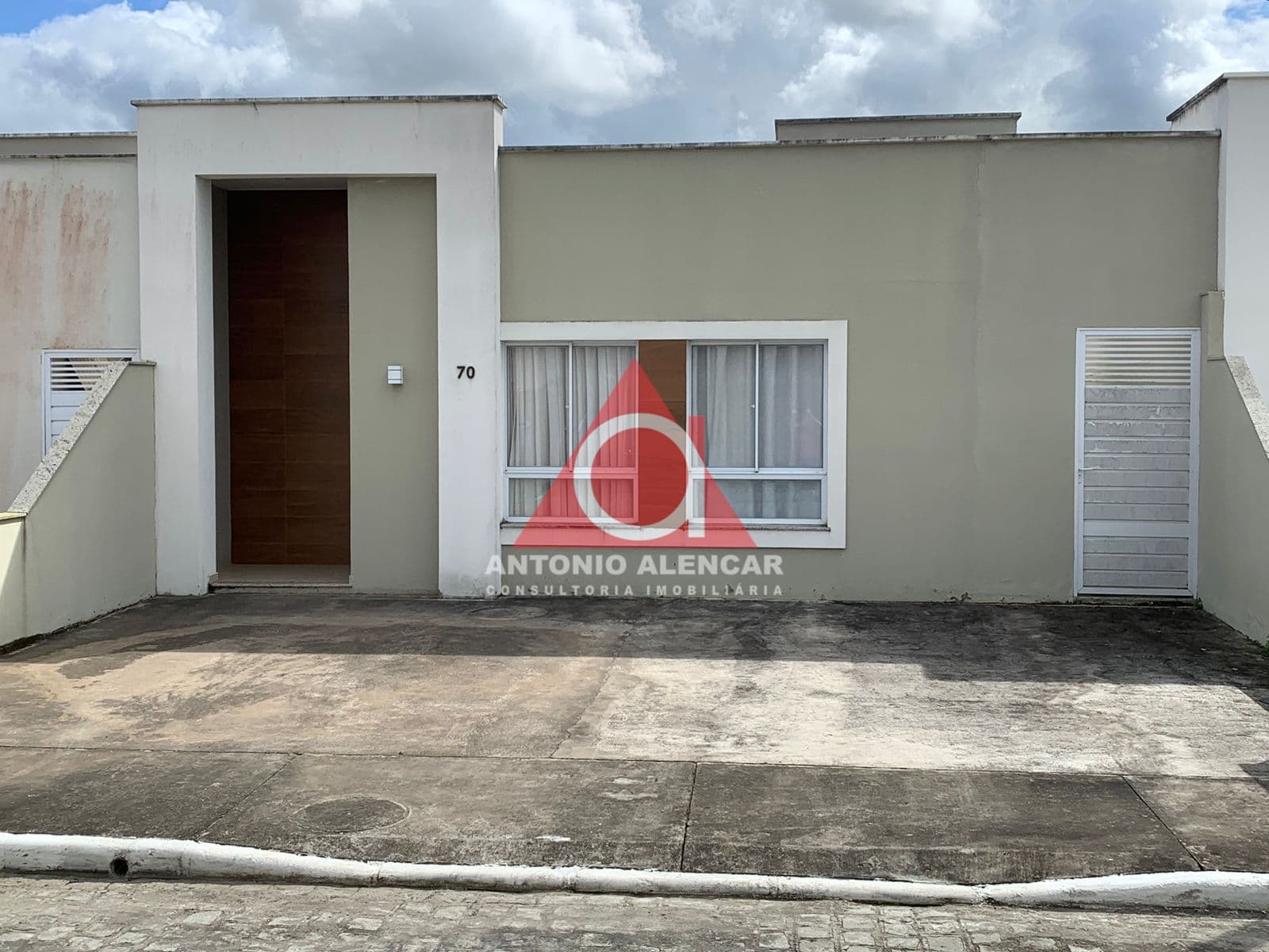 Casa de Condomínio em Feira de Santana - Sim