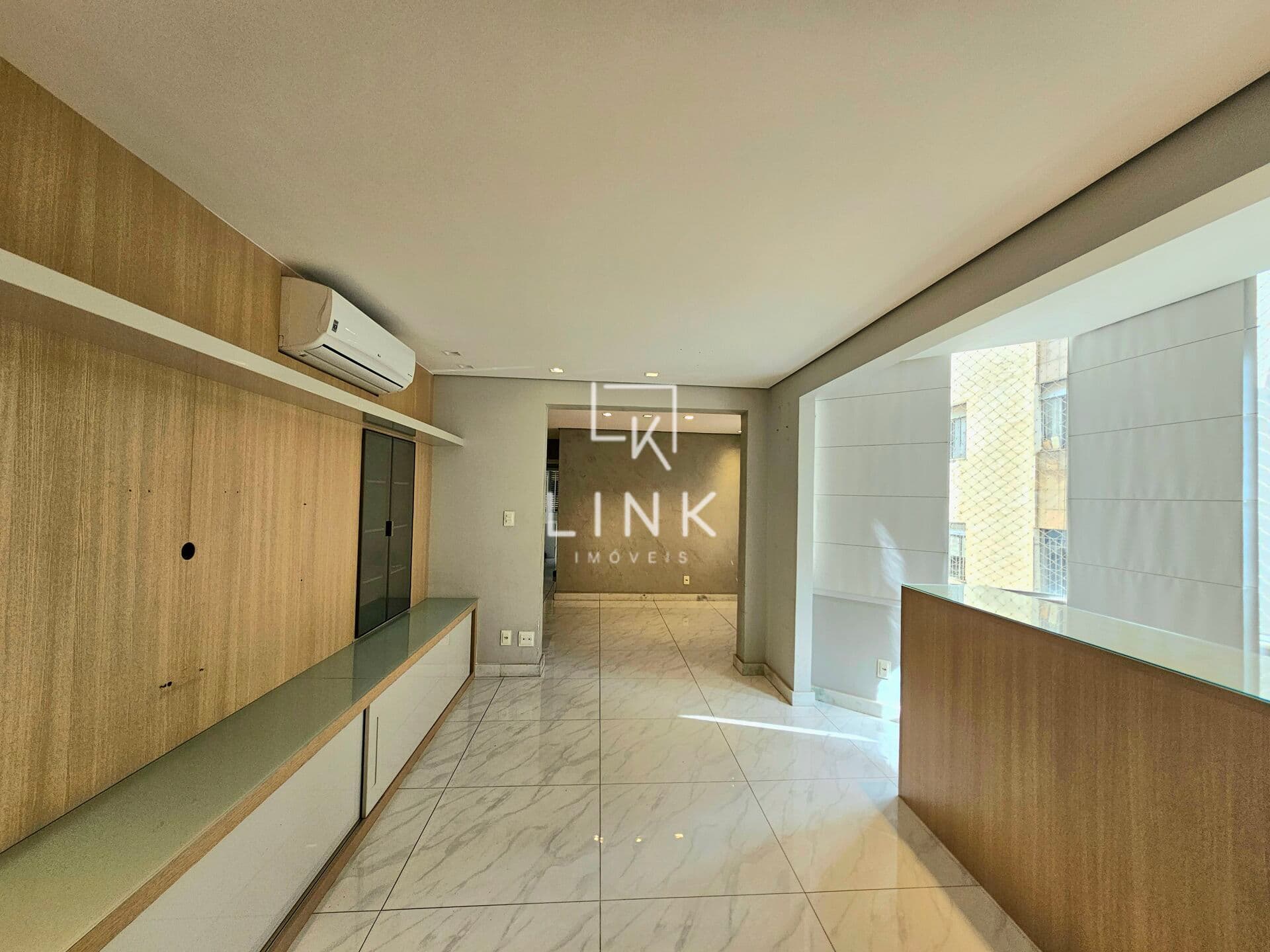 Apartamento Alto Padrão - 4 Quartos, 2 vagas livres e portaria 24h