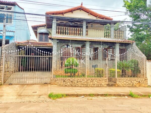 Casa com 4 suítes, 381m² à venda por R$1.300.000,00