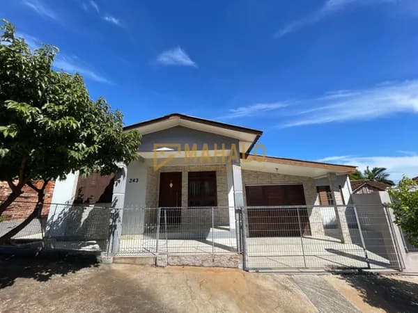 Casa de Alvenaria á venda em Três de Maio