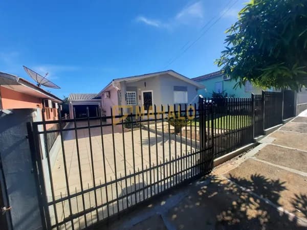 Casa Padrão à Venda