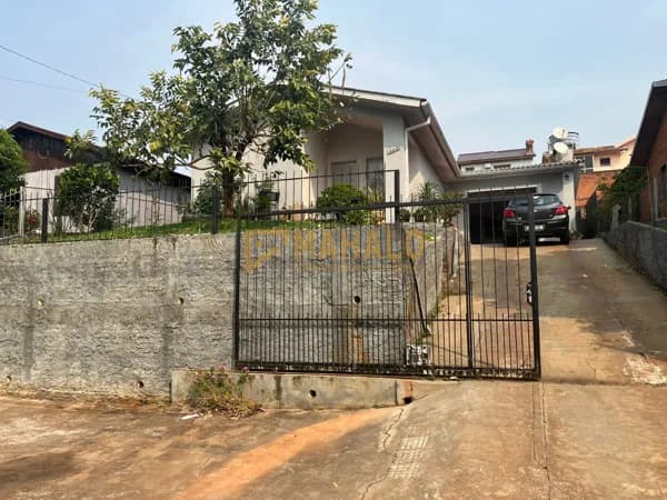 Casa de Alvenaria á venda em Três de Maio-RS