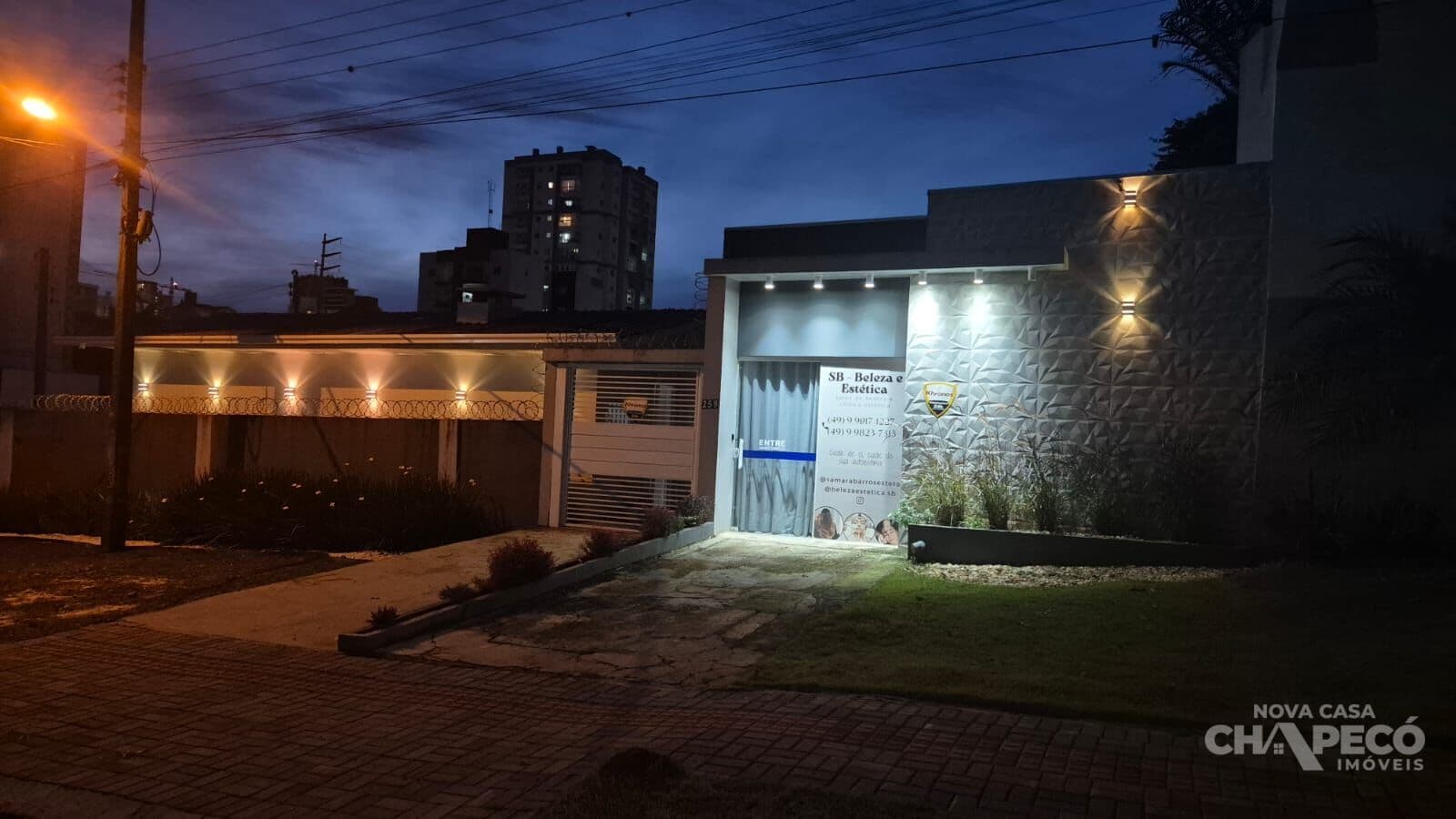 Vende-se Casa e Sala Comercial no Bairro Maria Goretti