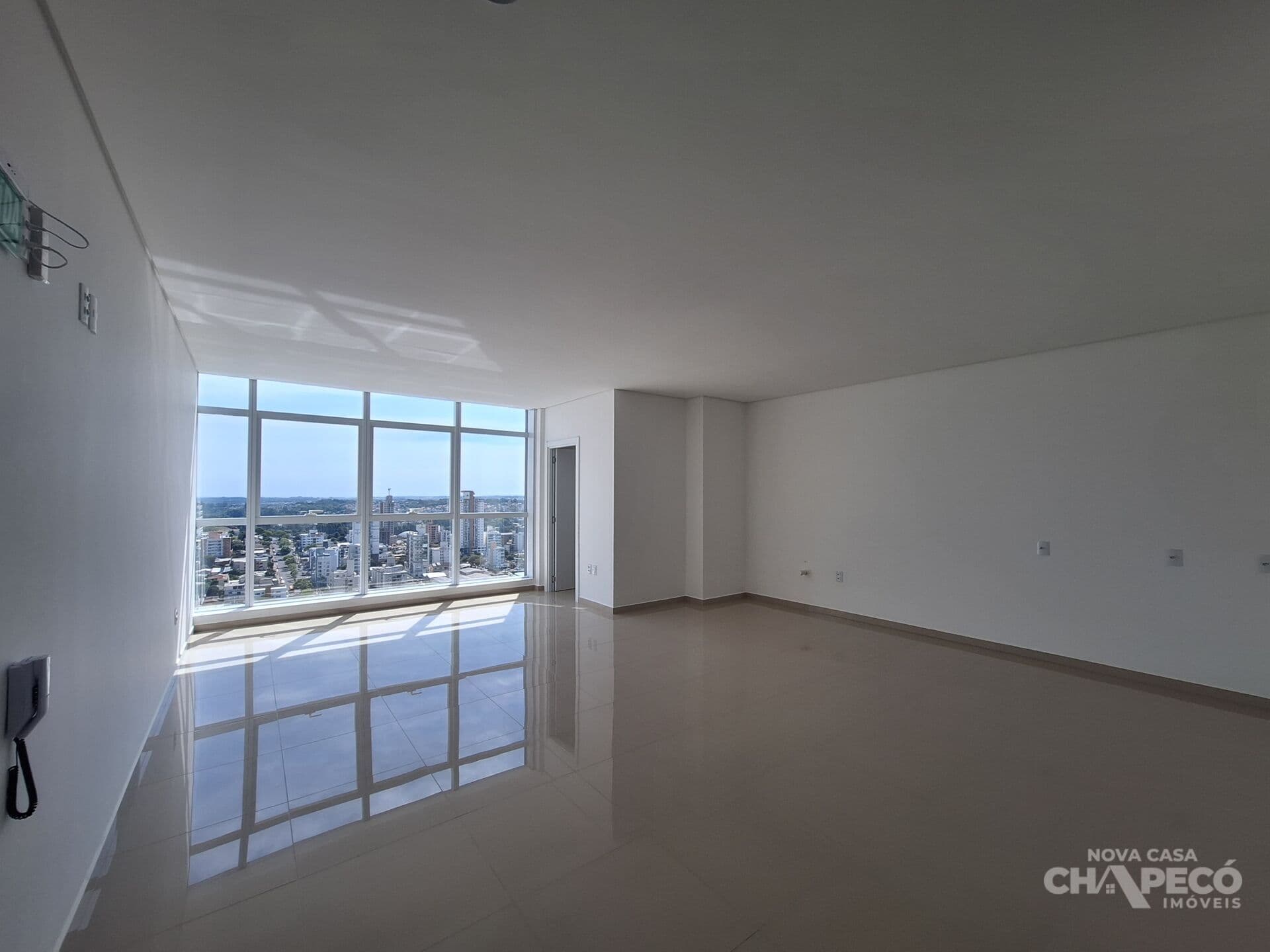 Seu Negócio no Centro de Tudo: Sala Comercial para Alugar em Chapecó